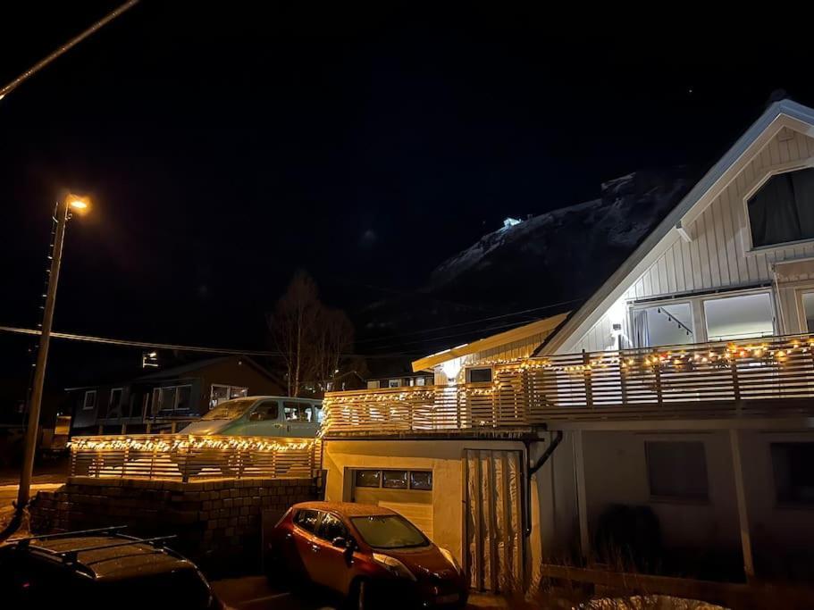 Sentralt Pa Fastlandet Og Gaavstand Til Alle Fasiliteter! Tromsdalen Exterior foto