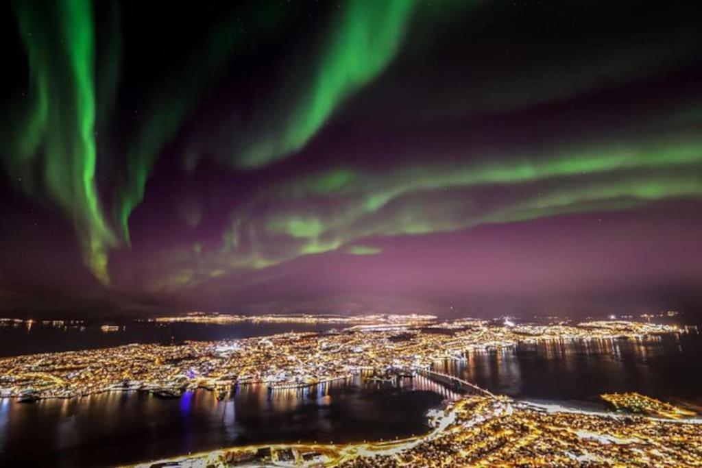 Sentralt Pa Fastlandet Og Gaavstand Til Alle Fasiliteter! Tromsdalen Exterior foto